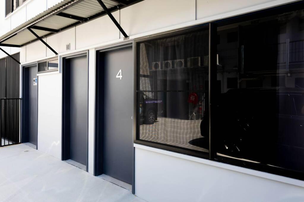 Airlie Sun & Sand Motel Accommodation #4 Эйрли-Бич Экстерьер фото