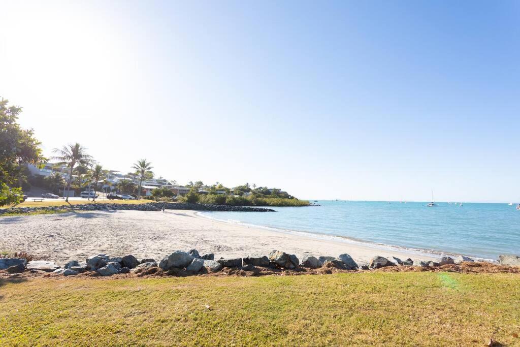 Airlie Sun & Sand Motel Accommodation #4 Эйрли-Бич Экстерьер фото